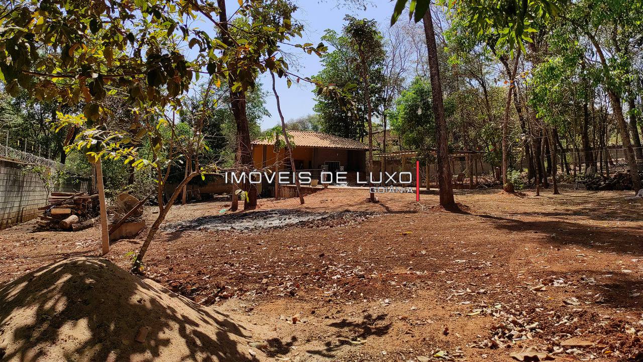 Imóveis de Luxo - Casa térrea, 2 suítes, lotaço com 1464m2, no Condomínio Villa Verde!
