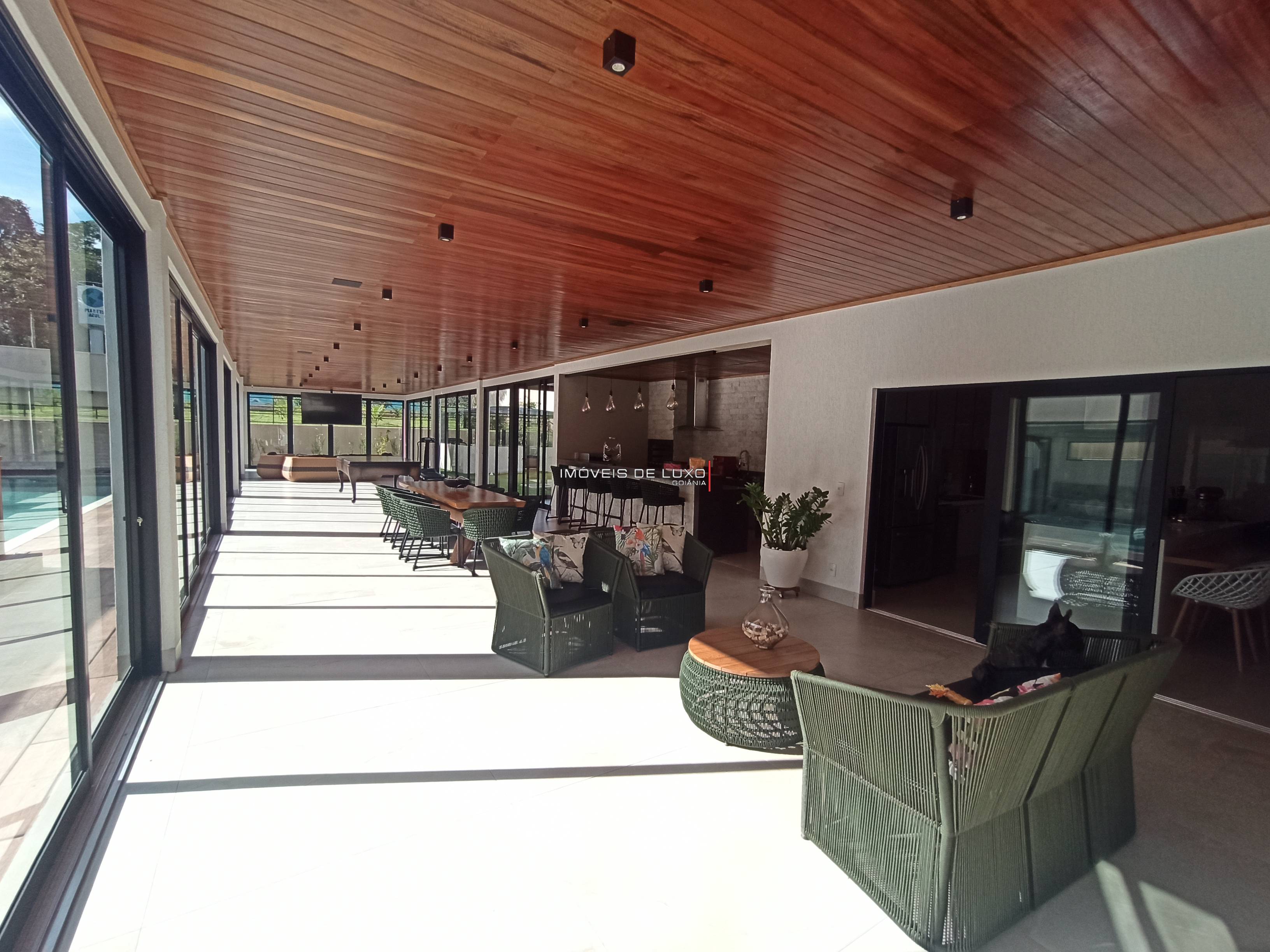 Imóveis de Luxo - Linda Casa Térrea  de alto padrão no Cond Villa Verde, Sen Canedo