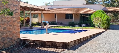 Casa Terréa com 416 m2 no Condomínio Villa Verde