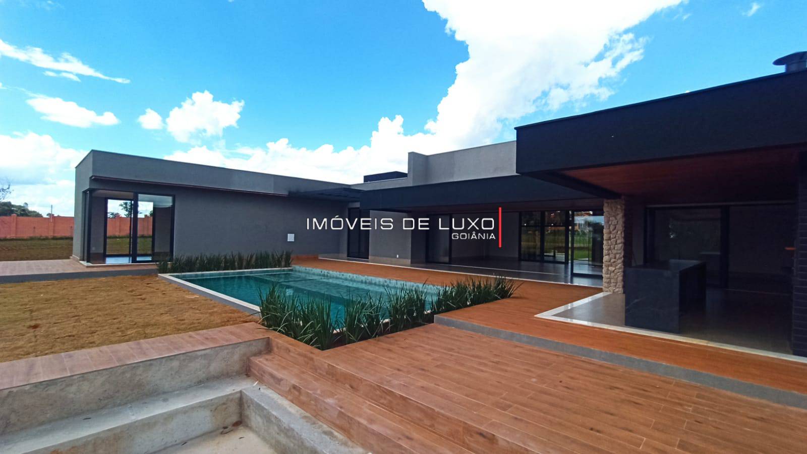 Imóveis de Luxo - Casa Térrea Moderna no Alto da Boa Vista