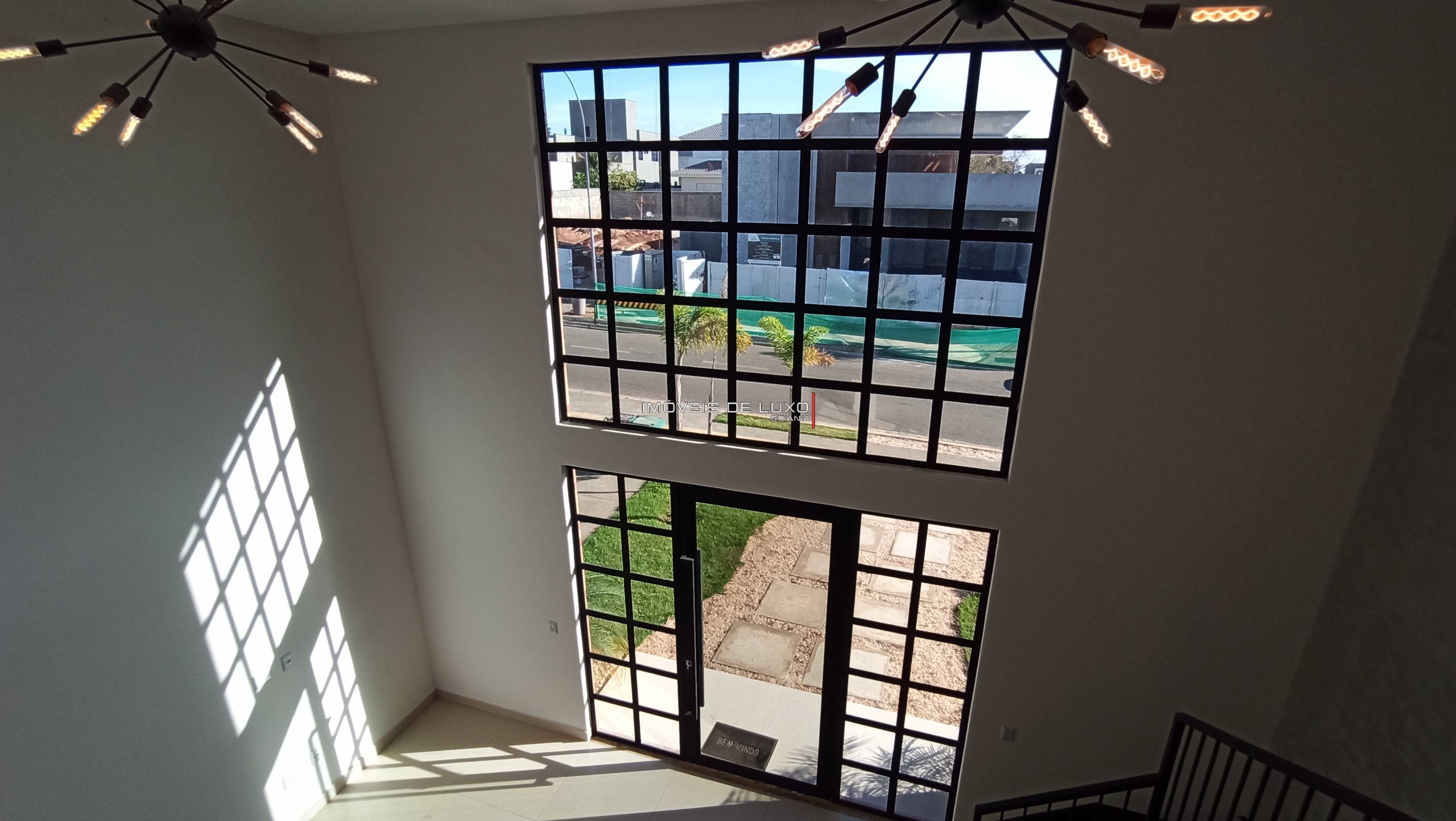 Imóveis de Luxo - Moderna Casa Térrea com 240m2 no Portal do Sol Green 